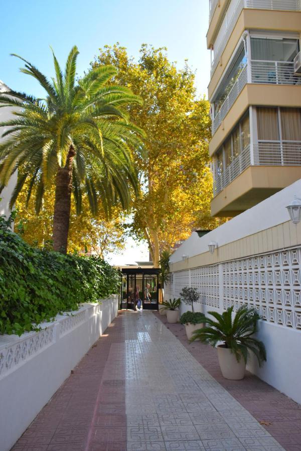 Los Caballos Vip Playa Levante Benidorm Extérieur photo